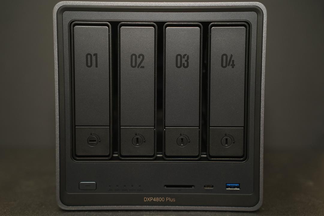 【美品】UGREEN NASync DXP4800 Plus