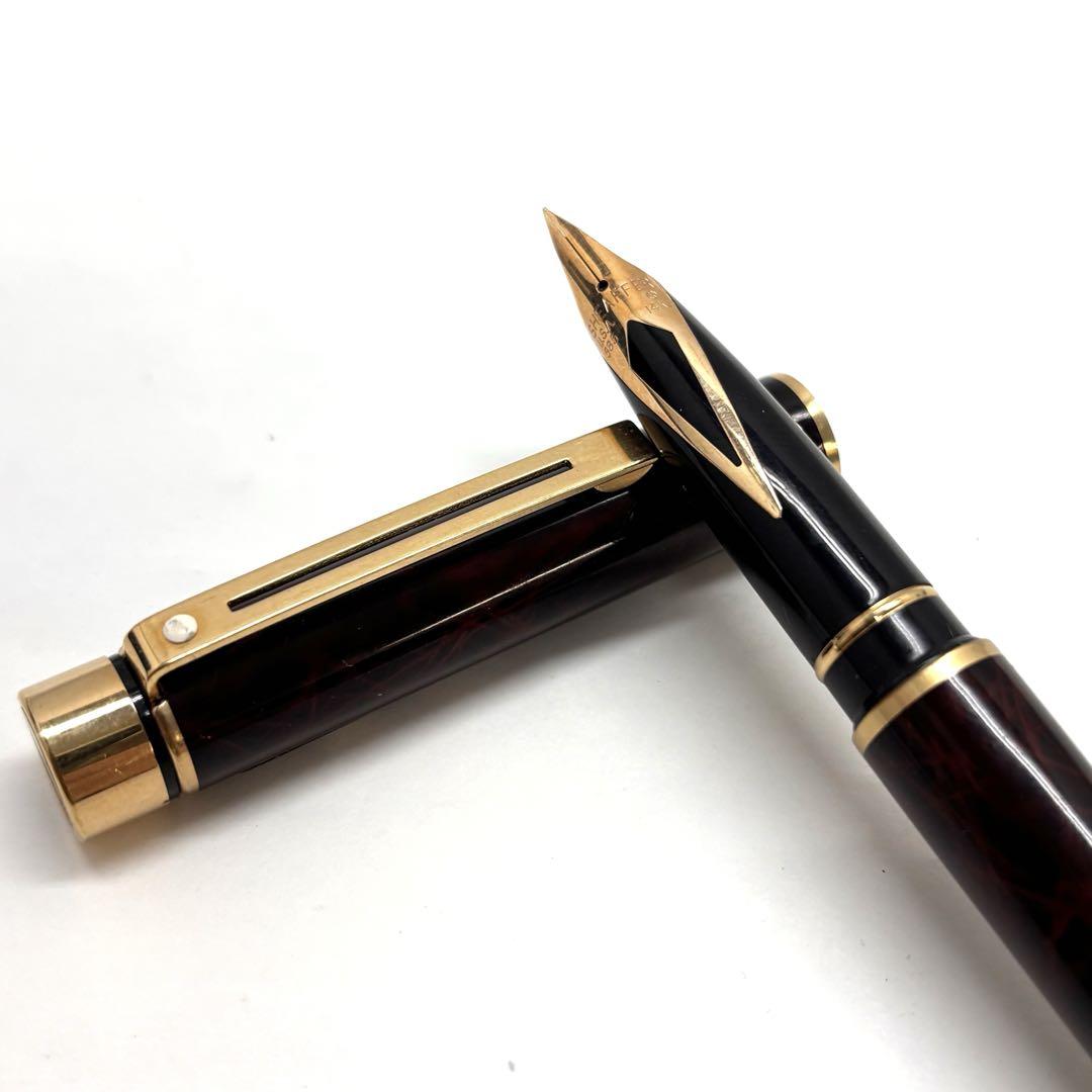 ①SHEAFFER 万年筆　１４ｋ　585　シェーファー　USA 赤系