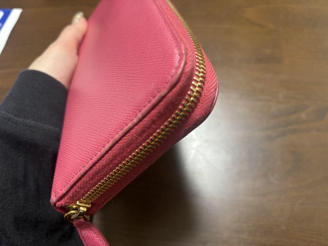 PRADA 長財布