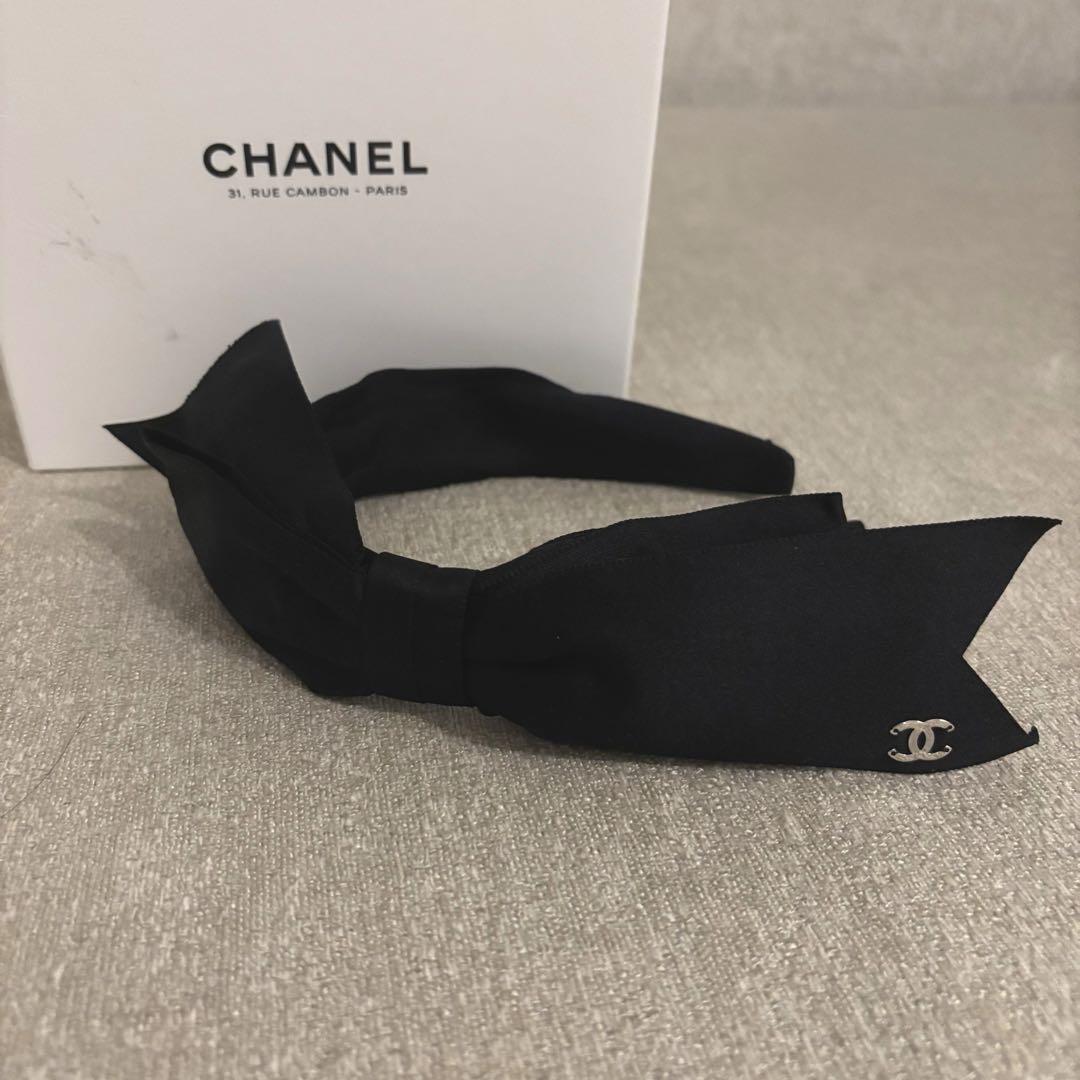 未使用品　CHANELサテン リボン　カチューシャ