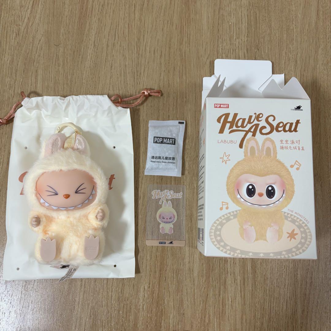 POP MART Have A Seat LABUBU ラブブ　SISI