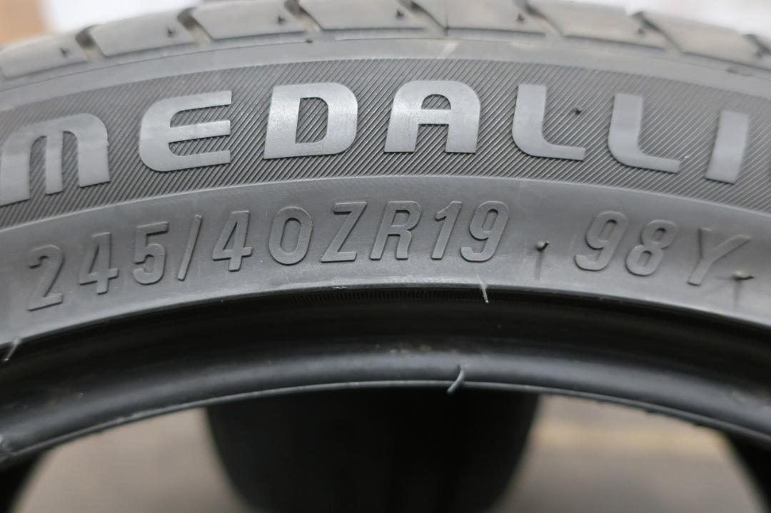 2022年製　メダリオン　CST　MD-A1　245/40R19　バリ溝　2本