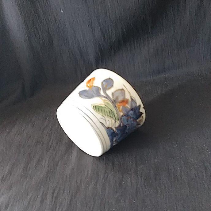 「ボタンに蝶々 金彩蕎麦猪口！」古伊万里 色絵そばちょこ 骨董アンティーク