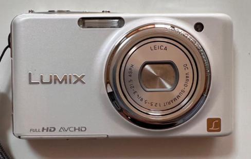 即日発送 未使用に近い DMC-FX77 コンパクト オールドデジカメ