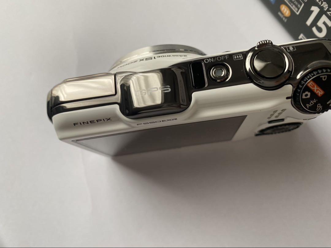 【超美品】【希少性】富士フイルム FinePix F550EXR ホワイト