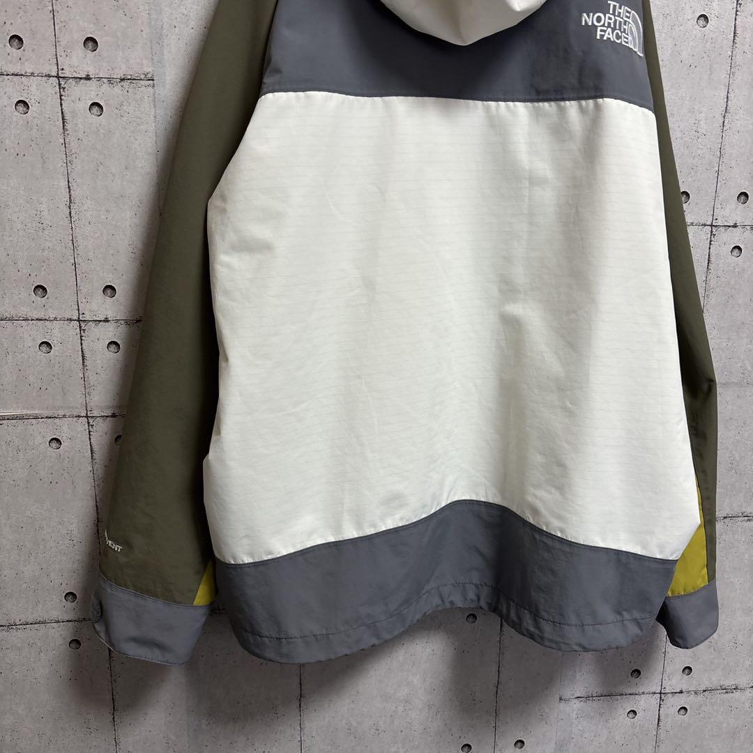 マウンテンパーカー
