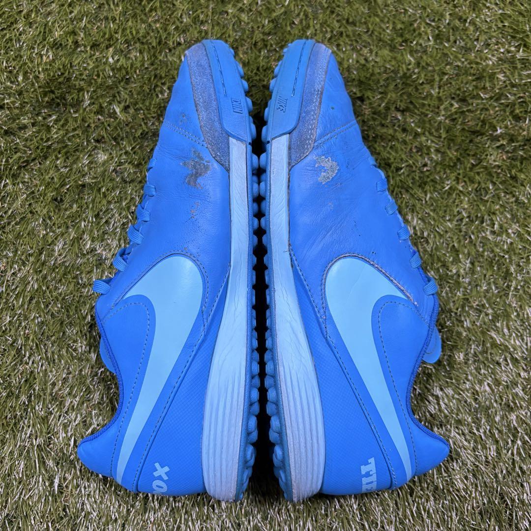 NIKE Tiempo