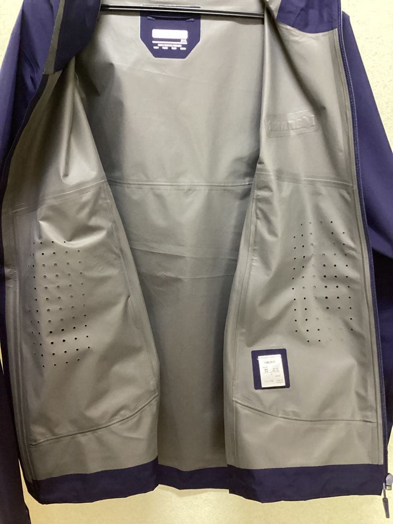 Marmot GORE-TEX ダークネイビー コモドジャケット Marmot GORE-TEX ダークネイビー コモドジャケット