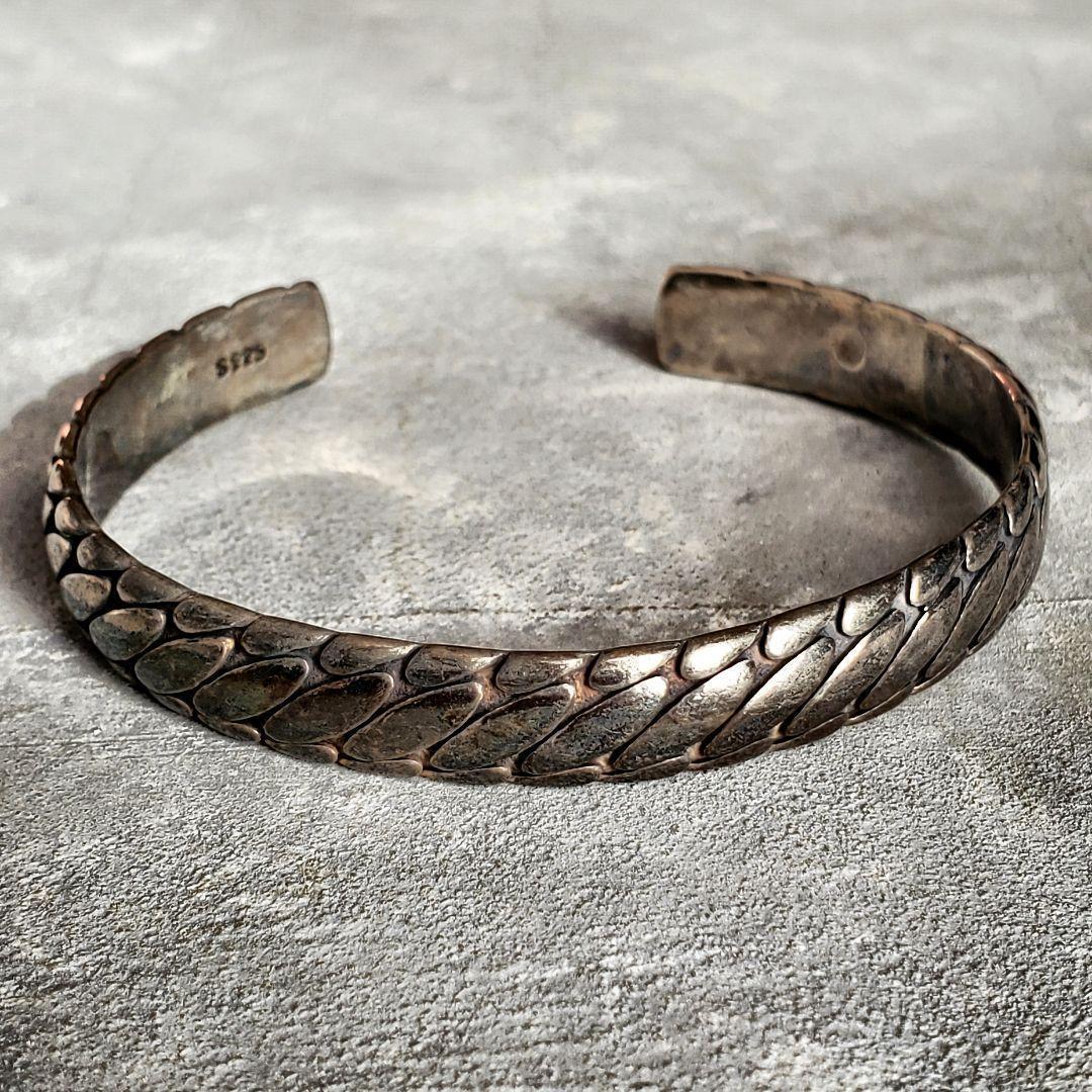 VINTAGE ヴィンテージ シルバー スケールデザイン バングル ブレスレット
