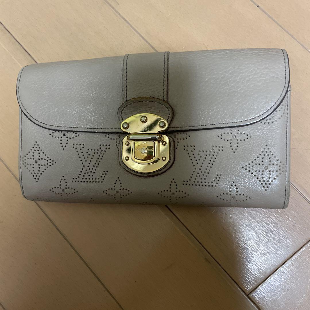 Louis Vuitton グレー レザー 二つ折り財布 - メルカリ