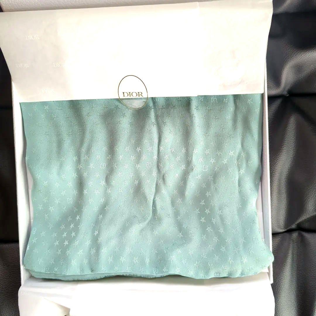 Dior 100%シルク ショール スカーフ 箱付 ミントグリーン スター Dior 100%シルク ショール スカーフ 箱付 ミントグリーン スター