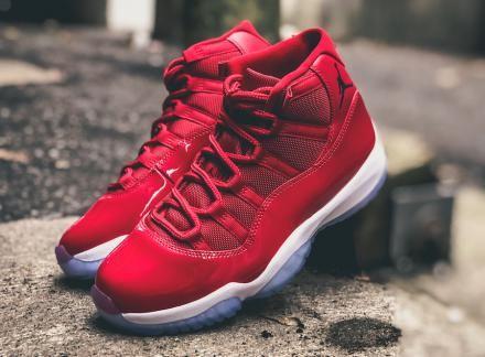 NIKE AIR JORDAN 11 レトロ ジムレッド 26cm 美品