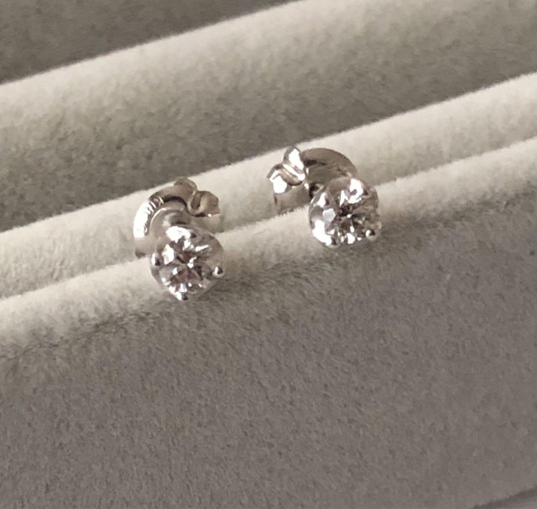 定価70,400円　ヨンドシー　K18ホワイトゴールド ピアス