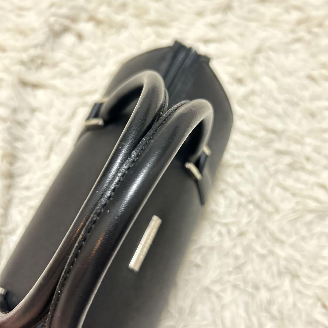 【美品】 バーバリー　ハンドバッグ ドラムバッグ 筒型 ノバチェック ブラック