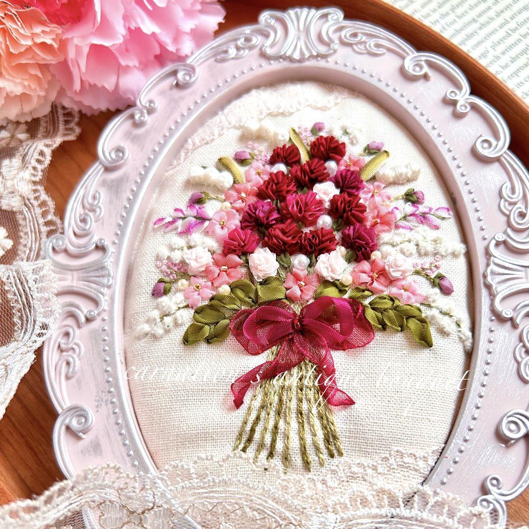 【限定1点】カーネーションのアンティークブーケ♡︎リボン刺繍 特大フレーム♡︎母の日