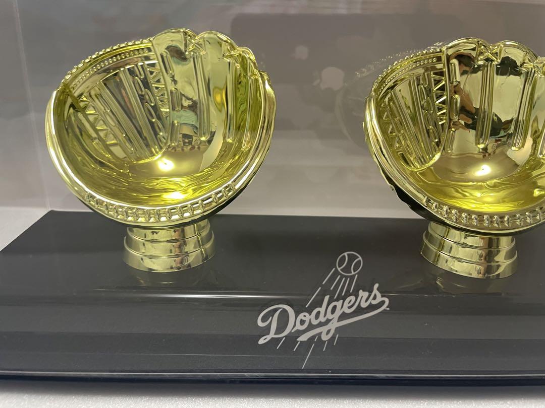 大谷翔平】ドジャースロゴ入り ダブルゴールドグローブ ディスプレイケース！新品 - メルカリ