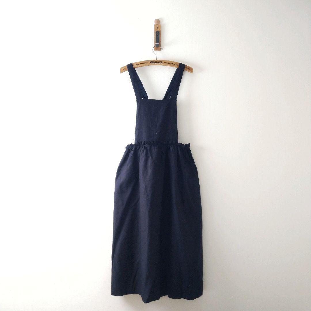 小さなフリルエプロンワンピース