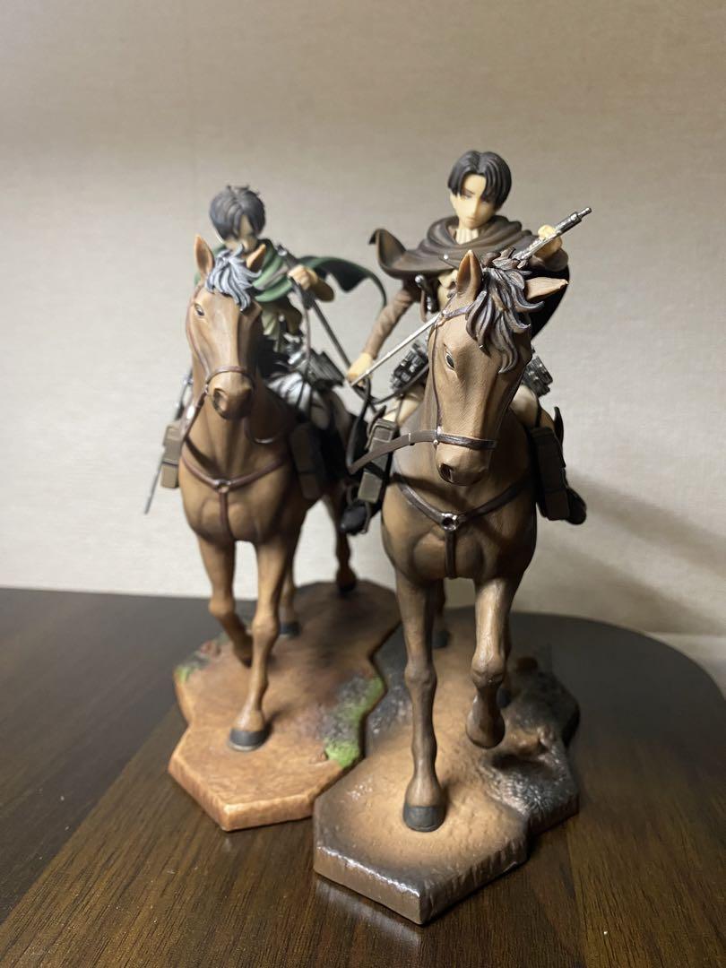 進撃の巨人　エレン　リヴァイ　フィギュア