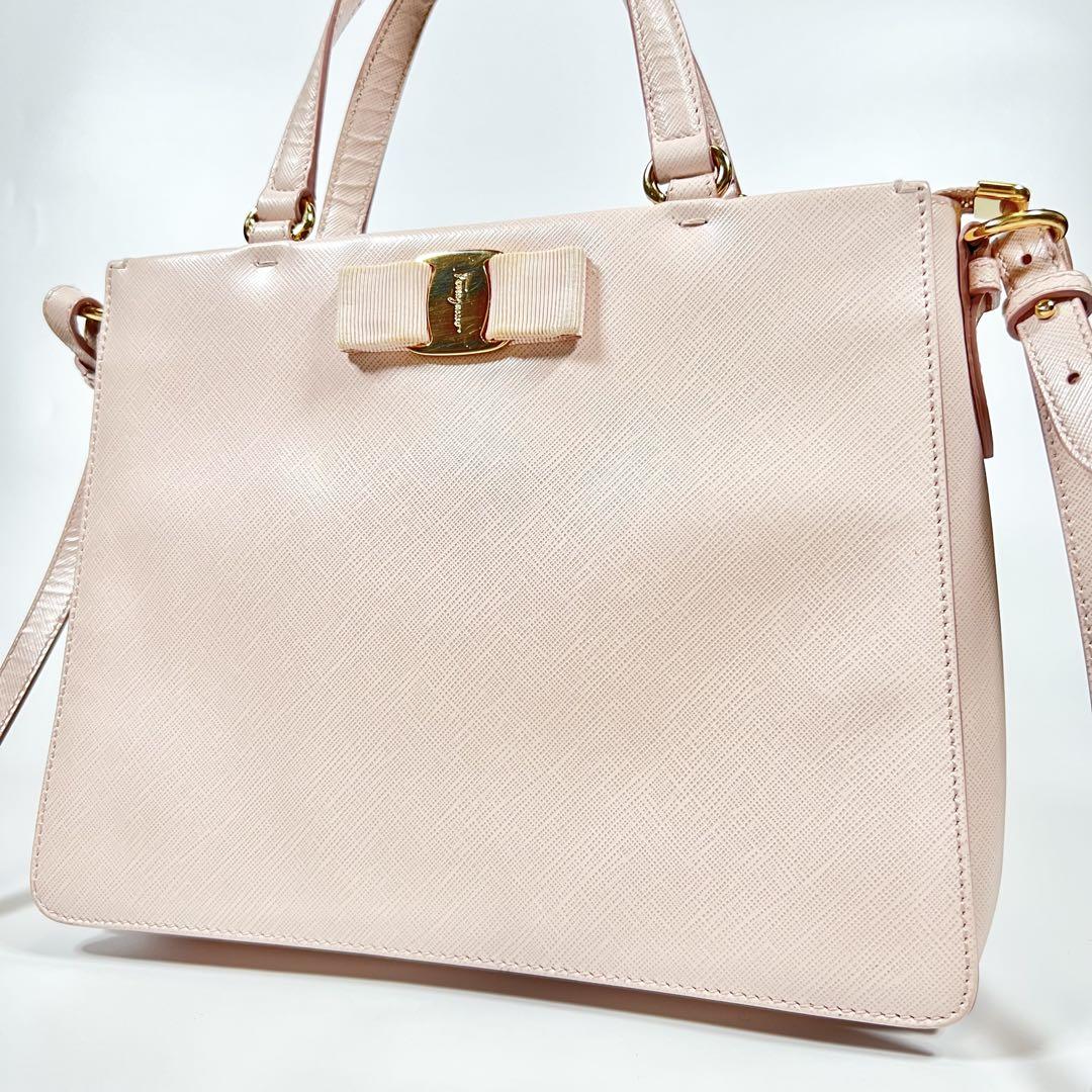 【美品】フェラガモ ハンドバッグ　レザー　2way ヴァラ　ステーシー　ピンク