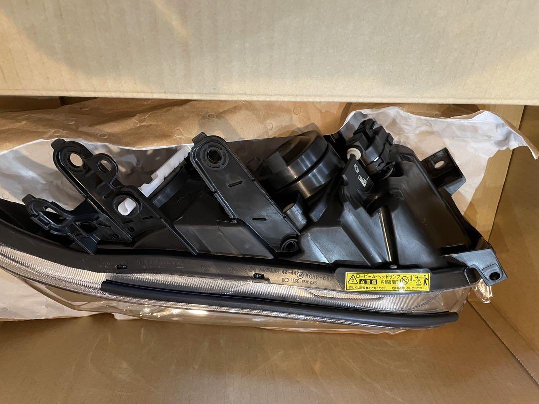 新品未使用　ヴァンガード　右ヘッドライト HID 81145-42390
