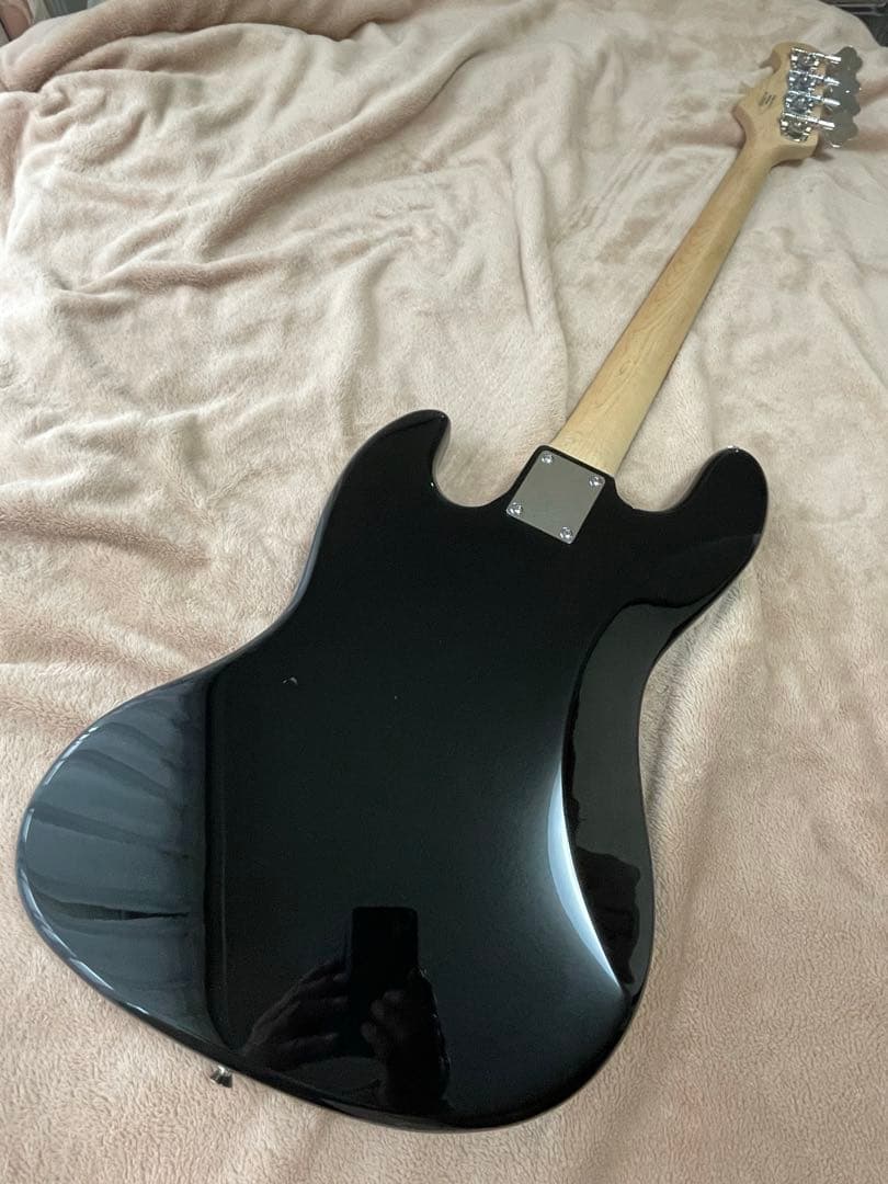エレクトリックベース　レイドバック　ジャズベースタイプ　新品弦に交換済み