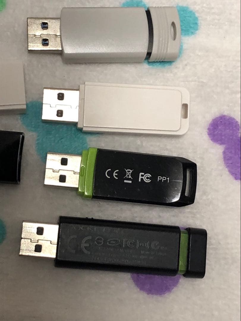 USBメモリ　6本！