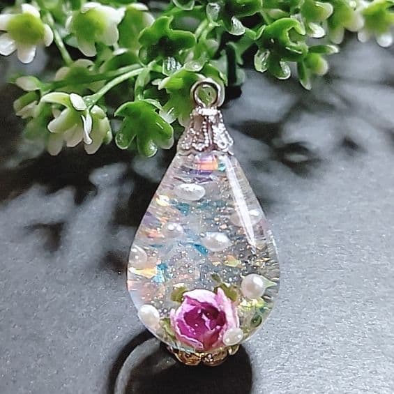 290 1輪の花 レジンネックレス メルカリ 290 1輪の花 レジンネックレス メルカリ