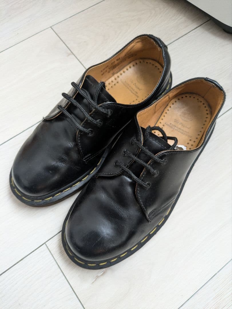 【良品】ドクターマーチン　3ホール シューズ　イングランド製　　黒