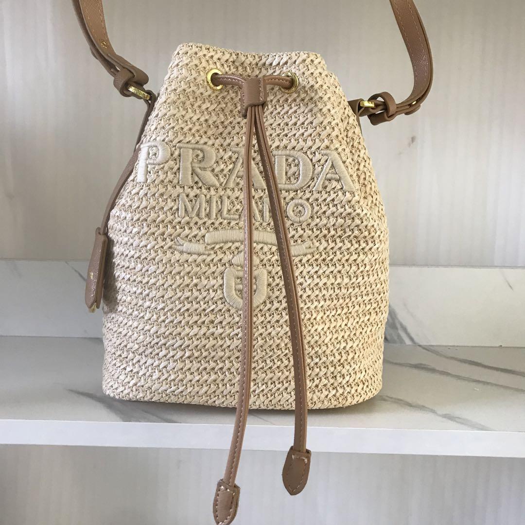 PRADA プラダ ショルダーバッグ 巾着