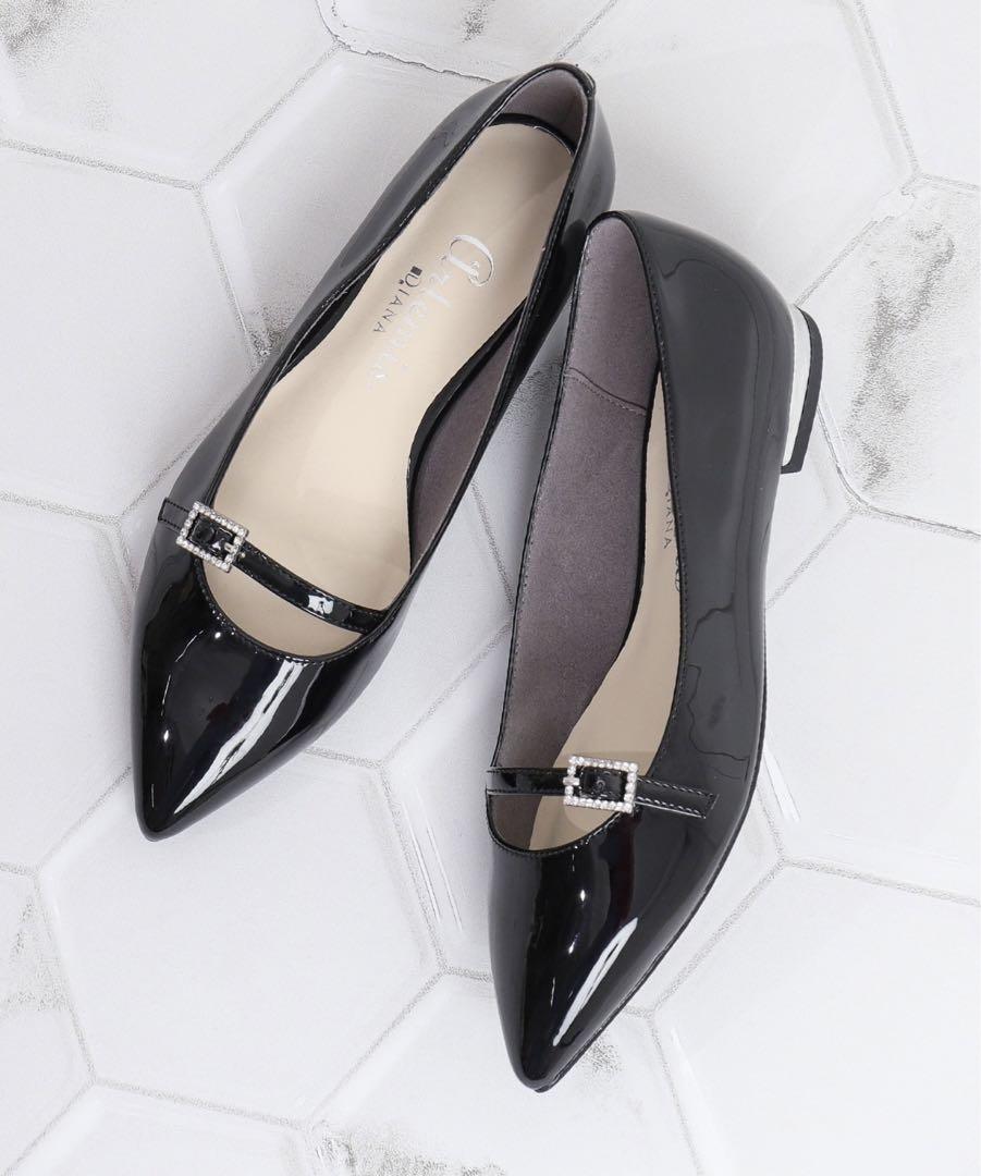 diana ビジューバックルストラップ　ポインテッドトゥエナメルフラットシューズ