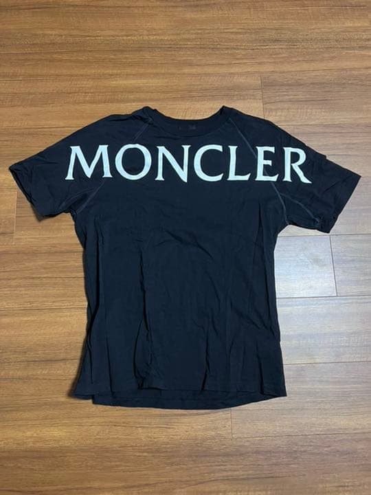 市販 moncler モンクレール 背中ロゴ Tシャツ ブラックMサイズ asakusa