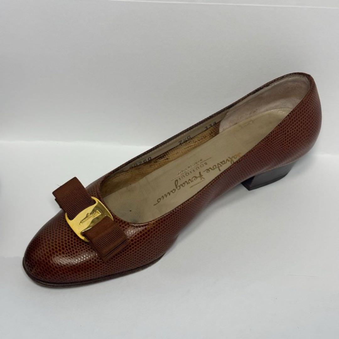 FERRAGAMO フェラガモ パンプス ローヒール 24.5cm 茶色 ヴァラ