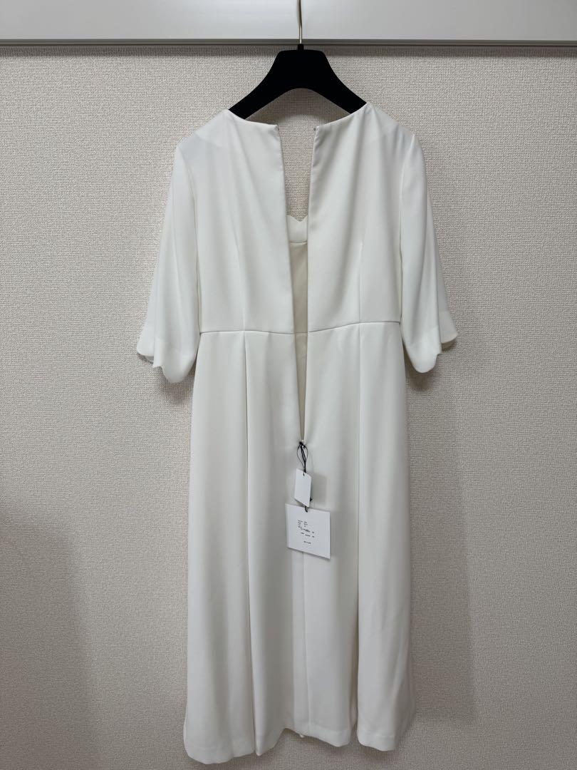 新品未使用 akiki スカラップワンピース　ホワイト