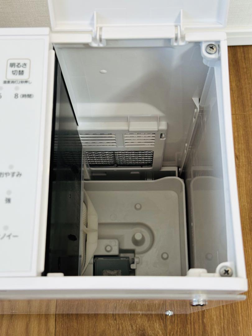 パナソニック ナノイー搭載気化式加湿器 FE-KXU07-W
