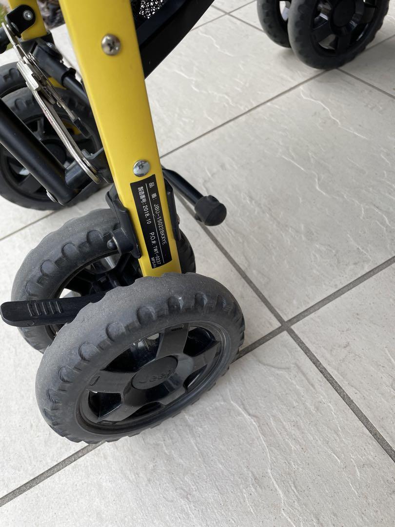 美品　Jeep ベビーカー ブラック　バギー　B型　折り畳み式　黄色