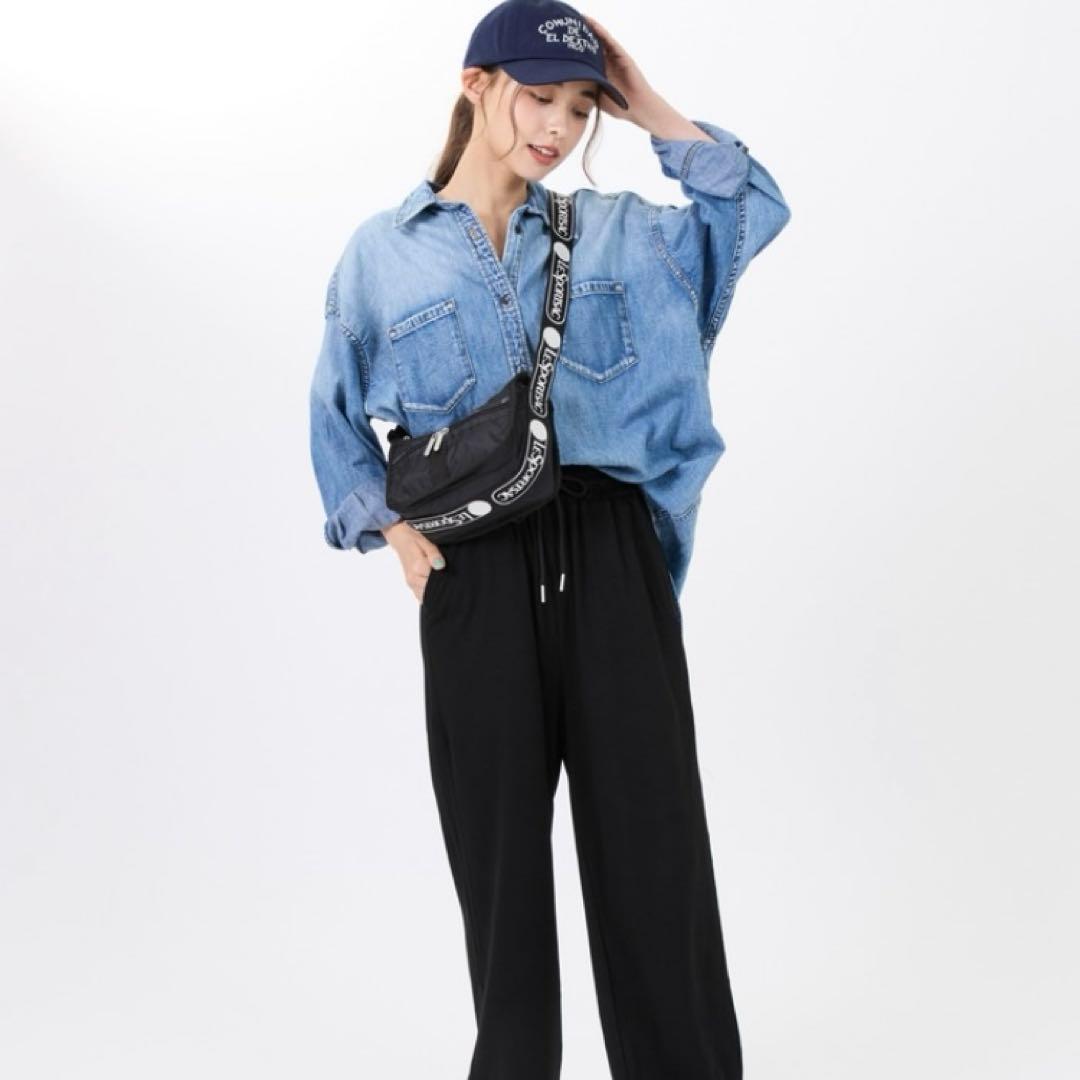 美品SMALL EVERYDAY BAG ロゴジャカードブラック