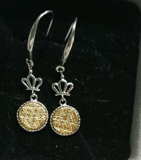 半額以下で買えるクーポン特集 ギベオンピアス ギベオン 隕石 - メルカリ アクセサリー