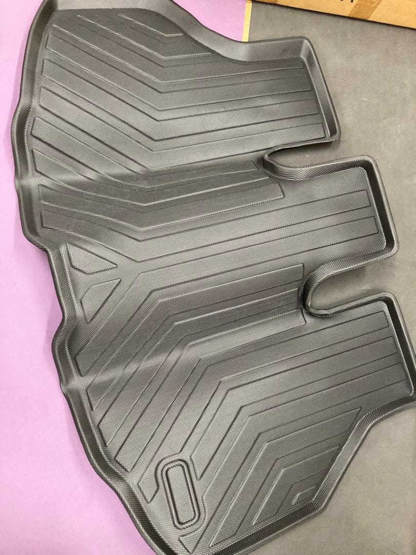 トヨタ　ヴォクシー　ノア　90系対応 フロアマット 一体型　フルセット