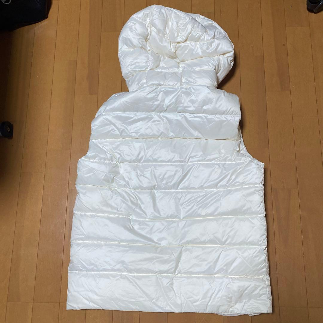 モンクレール フード付きダウンベスト ホワイト