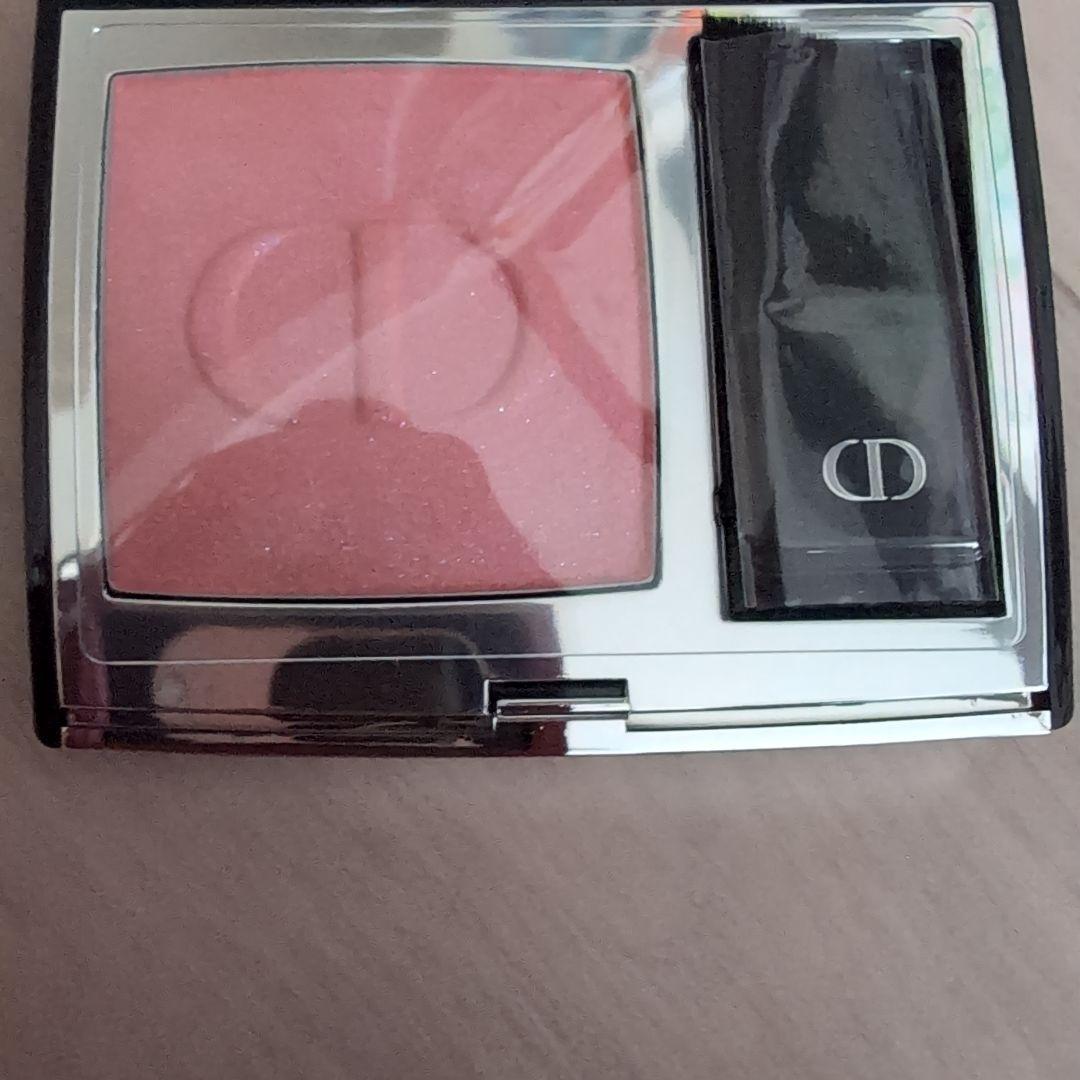 Diorチーク
