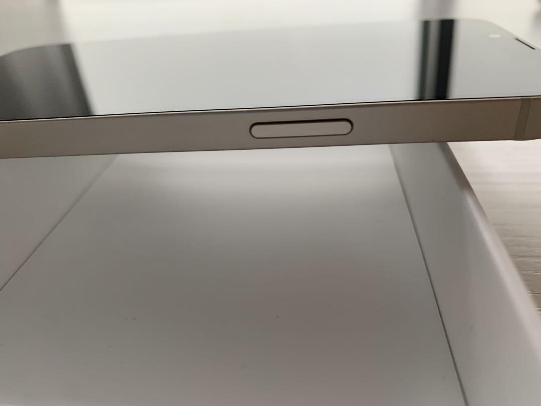 iPhone 13  128GB スターライト色  SIMフリー　 Apple
