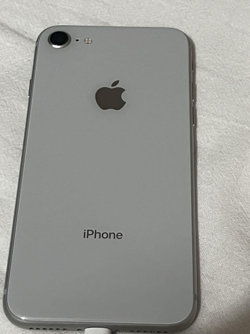 Apple iPhone 8 シルバー 本体　64GB SIMフリー