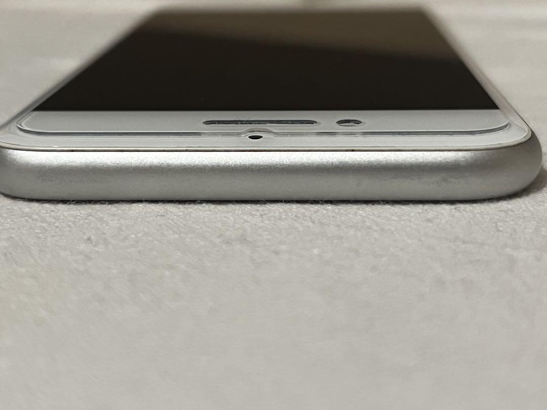 Apple iPhone 8 シルバー 本体　64GB SIMフリー