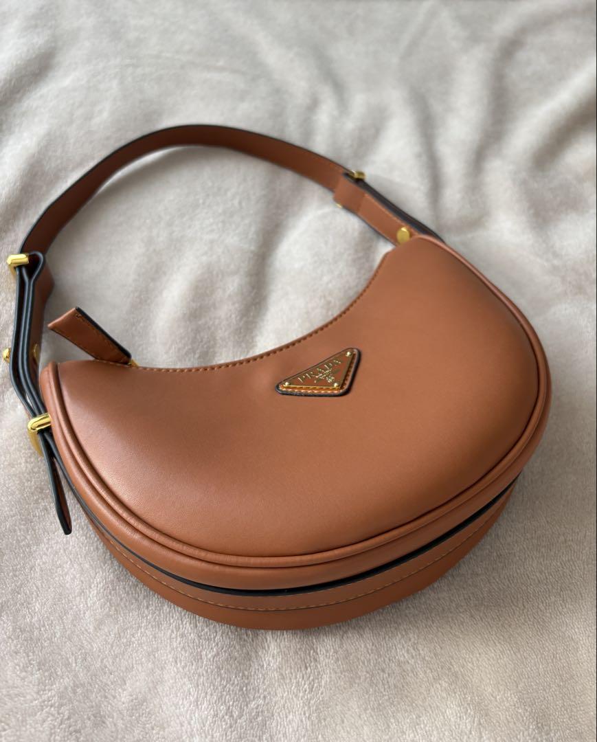 PRADA ブラウンレザー ハンドバッグ