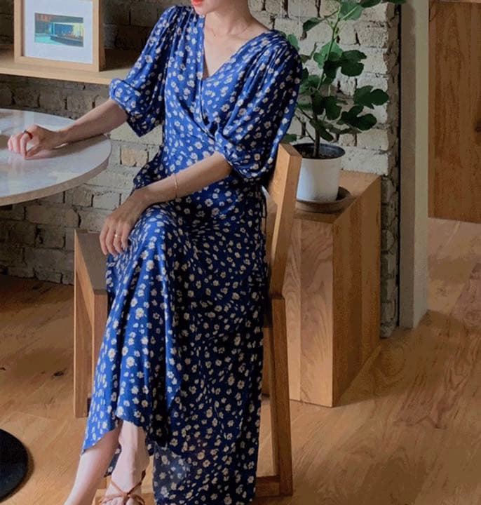 花柄ワンピース ロングワンピース ラップワンピース ロイヤルブルー メルカリ 花柄ワンピース ロングワンピース ラップワンピース ロイヤルブルー メルカリ