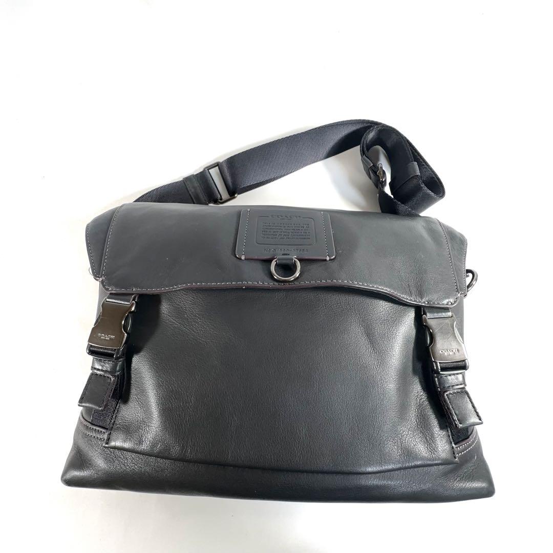 コーチ COACH
