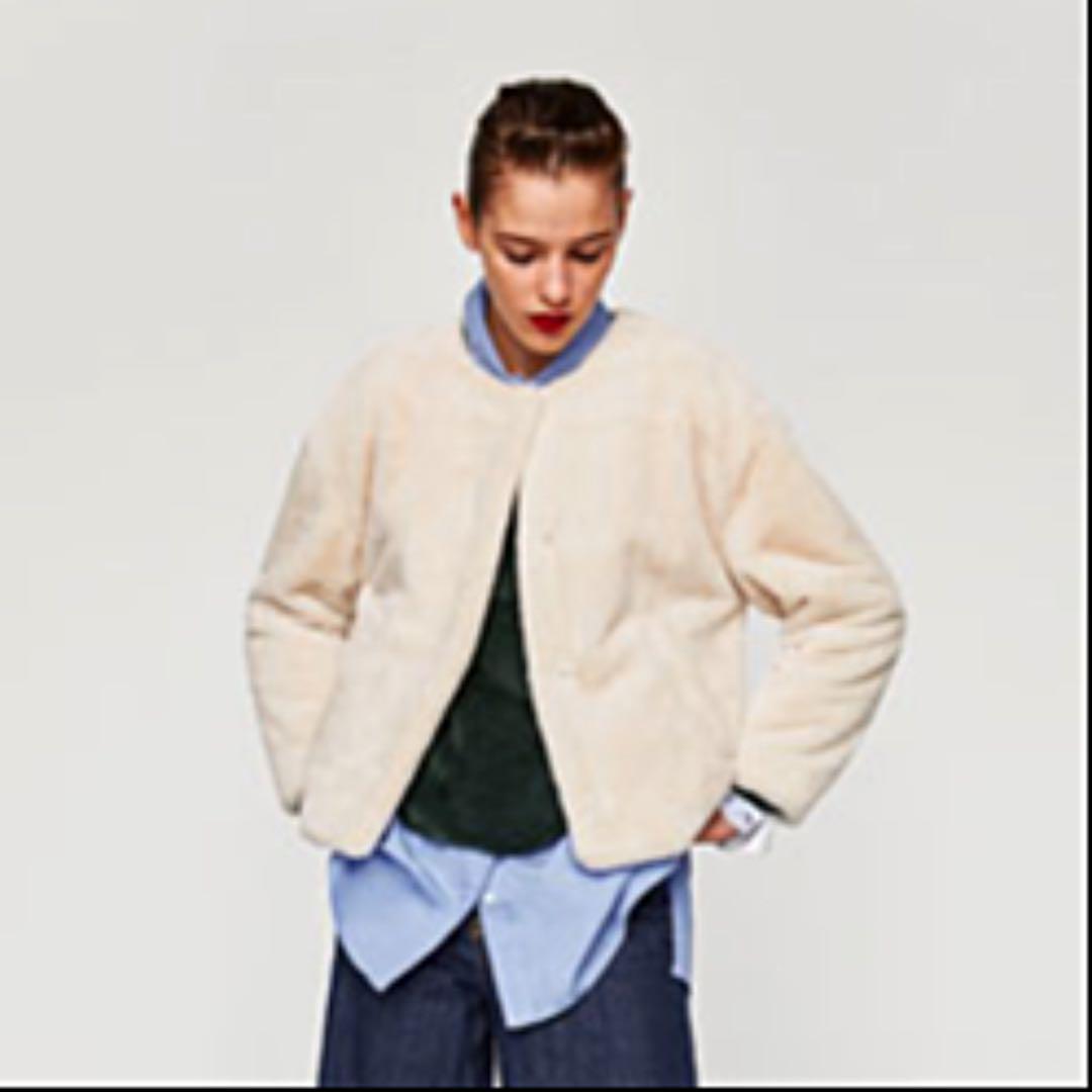 メルカリ Zara Trf フェイクファージャケット エクリュ Xsサイズ タグ付き 毛皮 ファーコート 6 000 中古や未使用のフリマ メルカリ Zara Trf フェイクファージャケット エクリュ Xsサイズ タグ付き 毛皮 ファーコート 6 000 中古や未使用のフリマ
