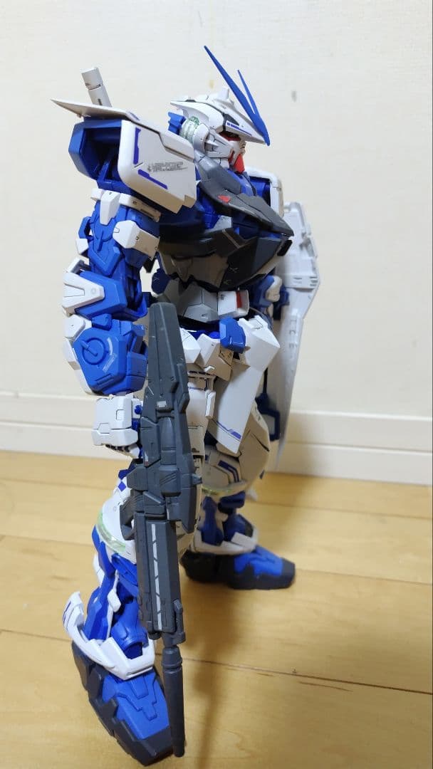 74%以上節約 PG ガンダムアストレイ 塗装済み 台座付き ジャンク扱い