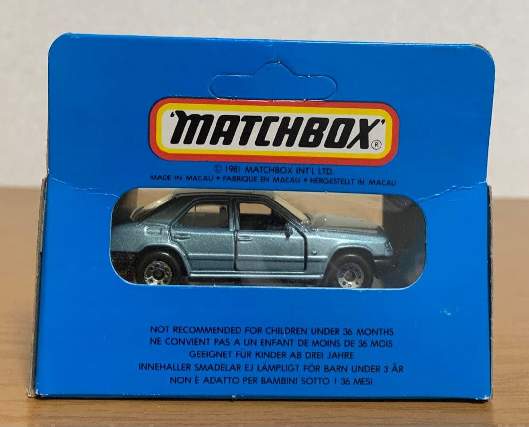 絶版　MATCHBOX メルセデスベンツ 300E W124 ミニカー　AMG