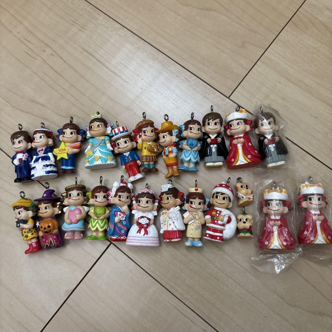 不二家　ペコちゃん　ポコちゃん　グッズ　キーホルダー　フィギュア　まとめ売り 不二家 ペコちゃんポコちゃん キーホルダーフィギュア - メルカリ